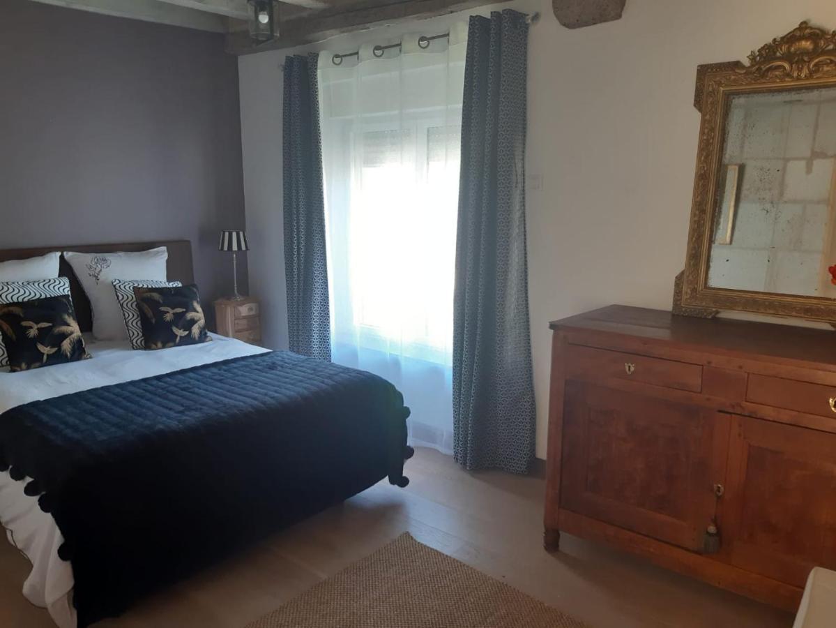 Agreables Chambres D'Hotes Dans Maison Xviiie ヴィヌィユ エクステリア 写真